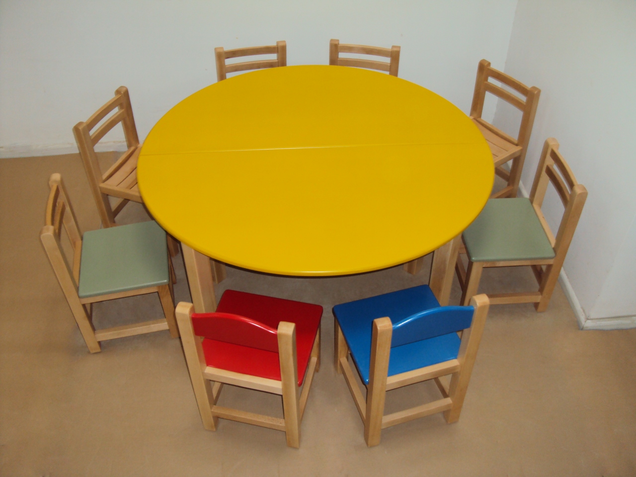 стол овальный для детского сада