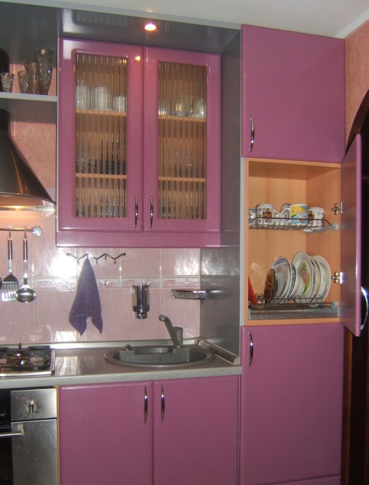 Кухонный гарнитур с пеналом фото для маленькой кухни фото