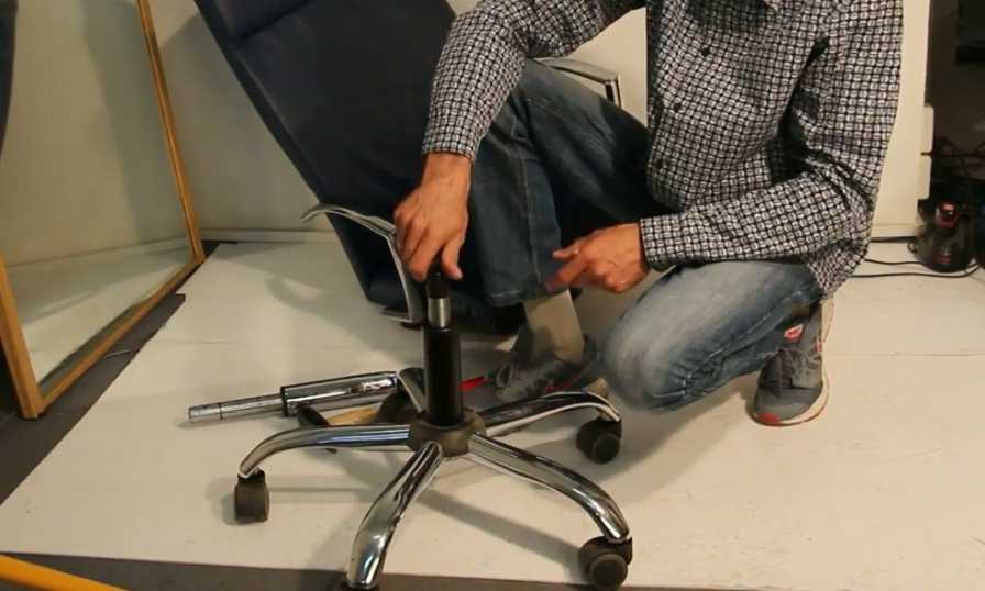 Замена колес на офисном стуле