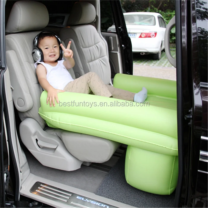 Детское место в автомобиле. Авто кресло раскладное. Кресло для детей в машину. Кресло для сна ребенка в машину. Сиденье складное для автомобиля.