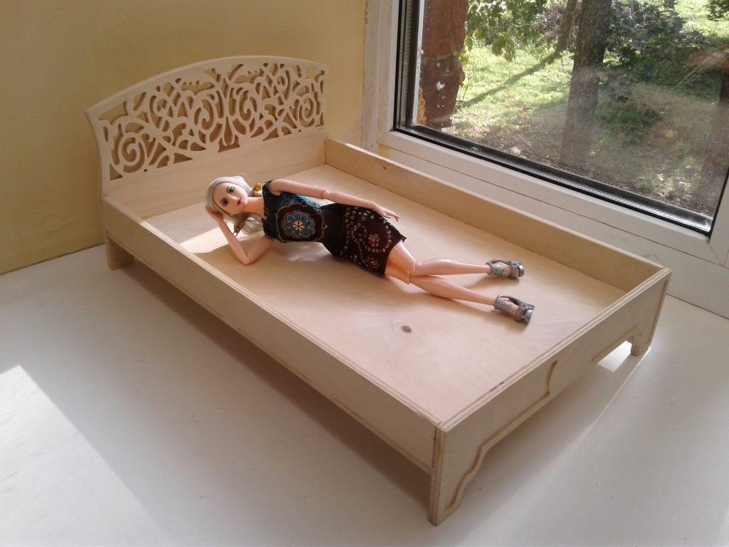 Кроватка для кукол из картона: Как сделать кровать для кукол из картона?