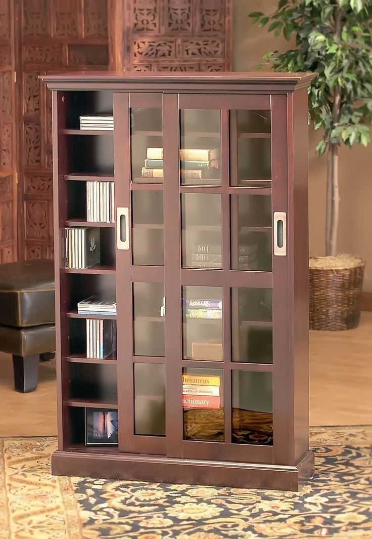 Книжный шкаф шпон со стеклянными дверцами
