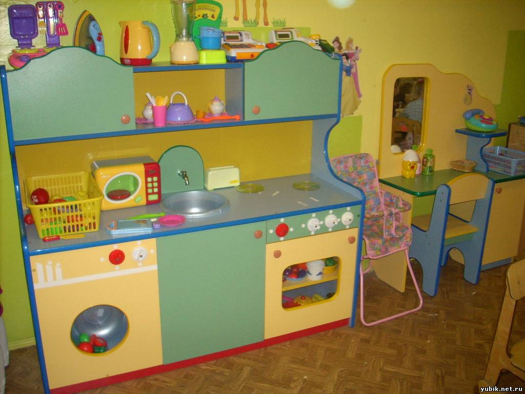 Для садика детского купить. Игровой уголок в детском саду. Уголок кухня в детском саду. Игровая кухня для детского сада. Мебель для детского садика.