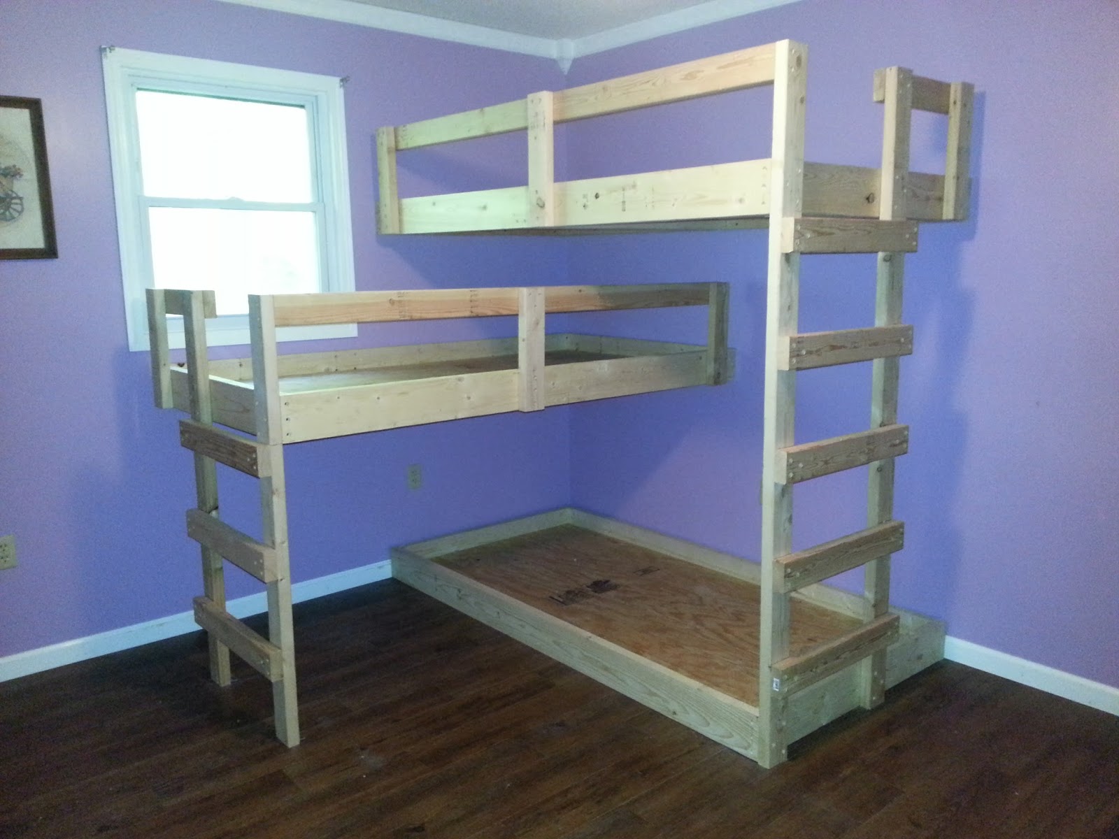 Двухъярусная кровать из двух кроватей
