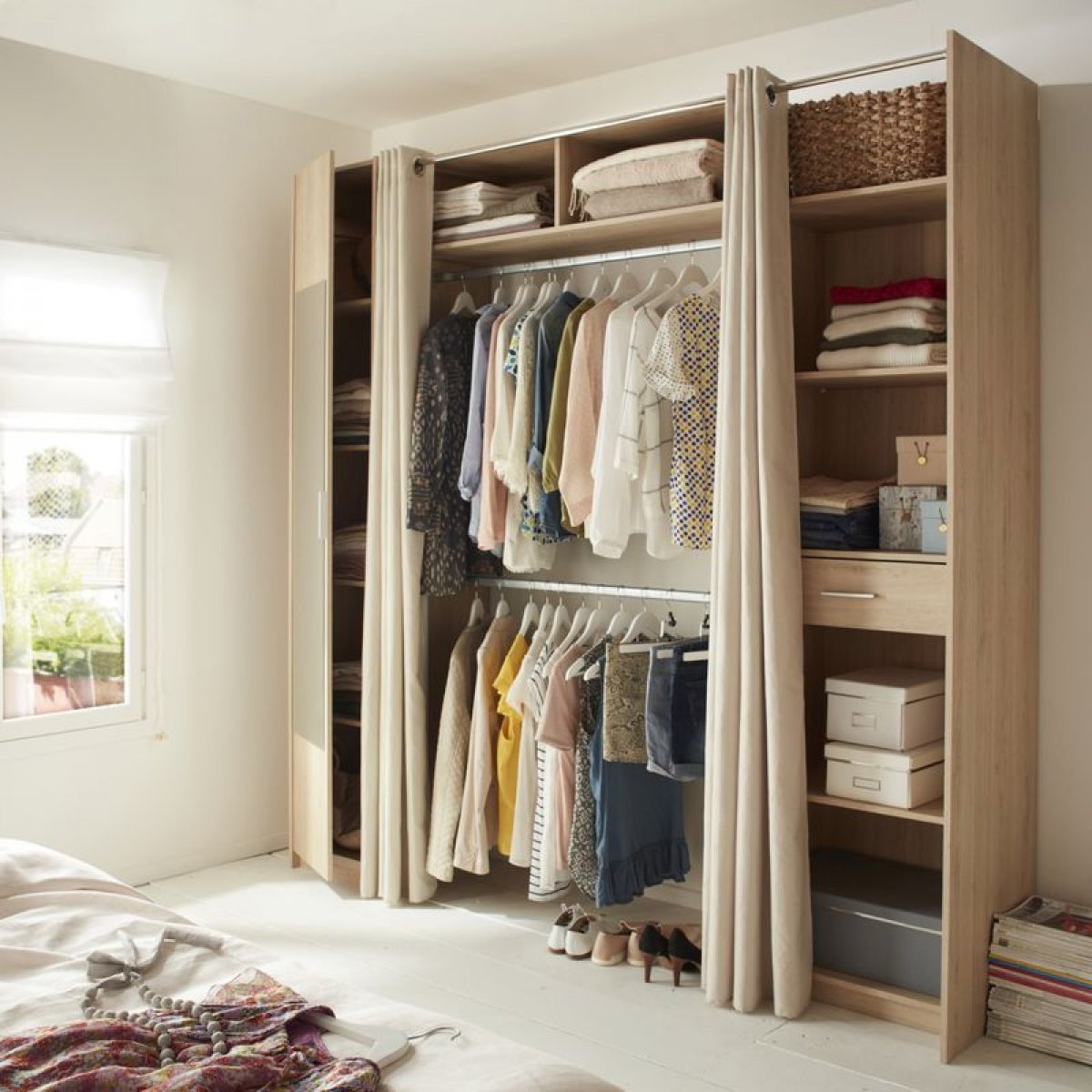 Встроенный шкаф для одежды в спальне