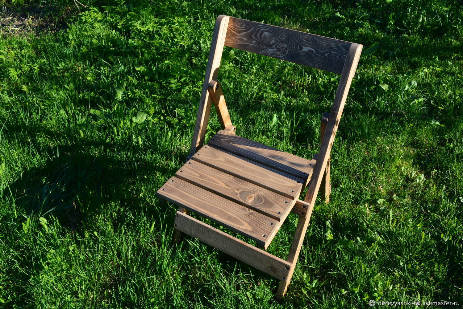 Стул складной авито. Летние стулья складные. Стулья природные раскладные. Природные складные стулья. Складные стулья для прогулок.