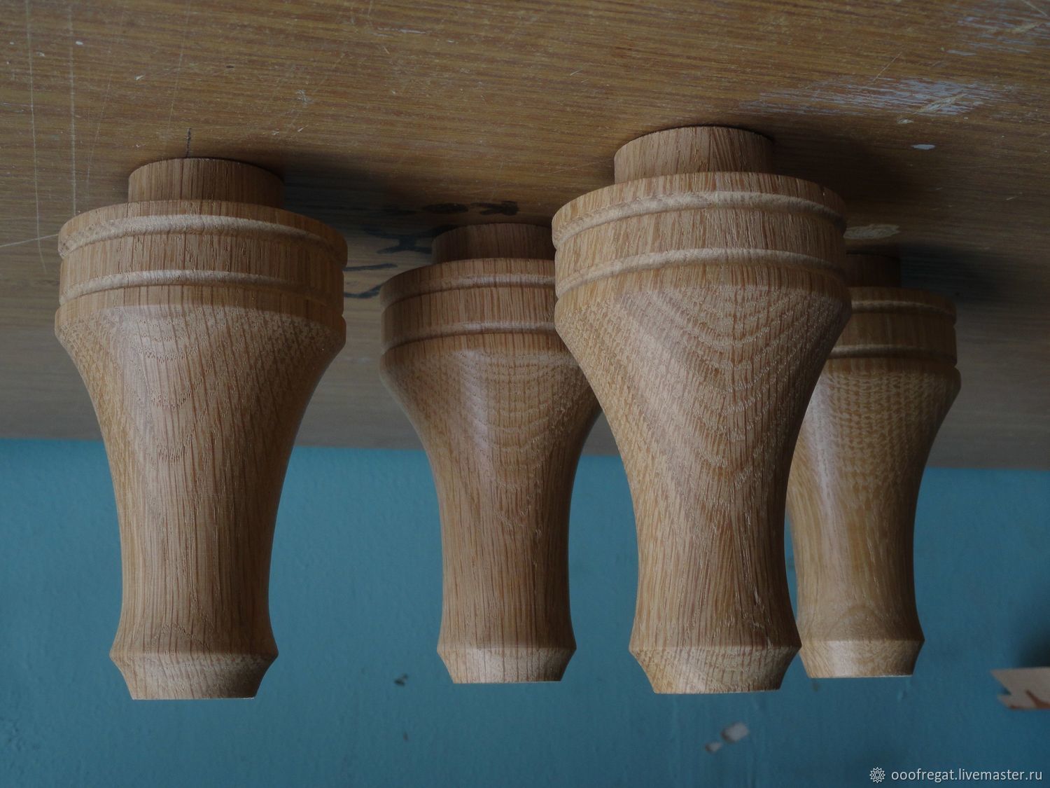  точеные для стола:  для мебели деревянные –  резные .