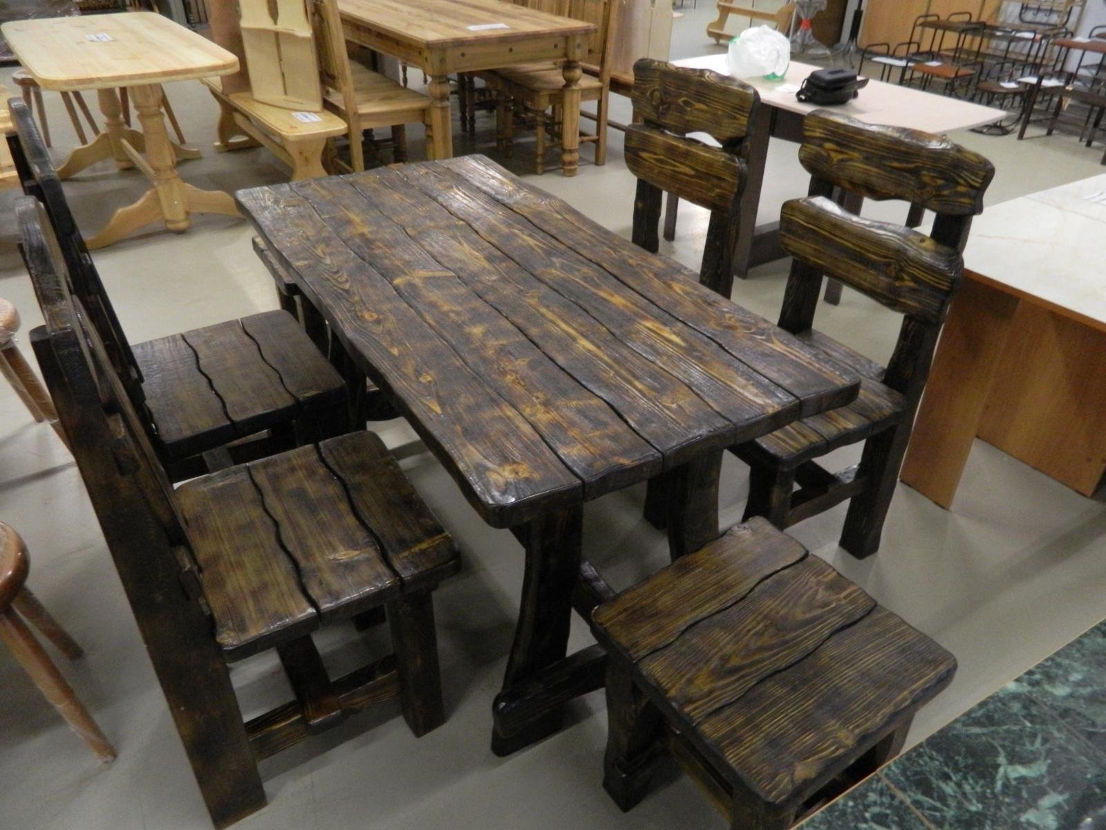 Деревянные столы для кафе