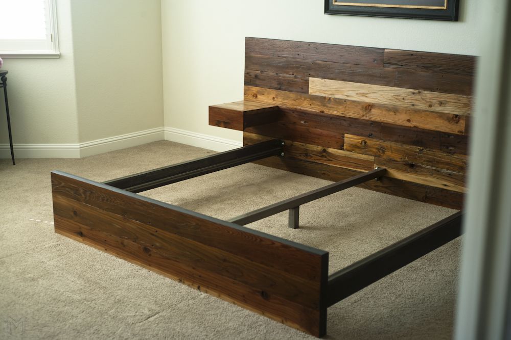 Самодельная кровать из дерева. Кровать деревянная. Деревянная кровать из бруса. Деревянный каркас кровати. Кровать из брусков.