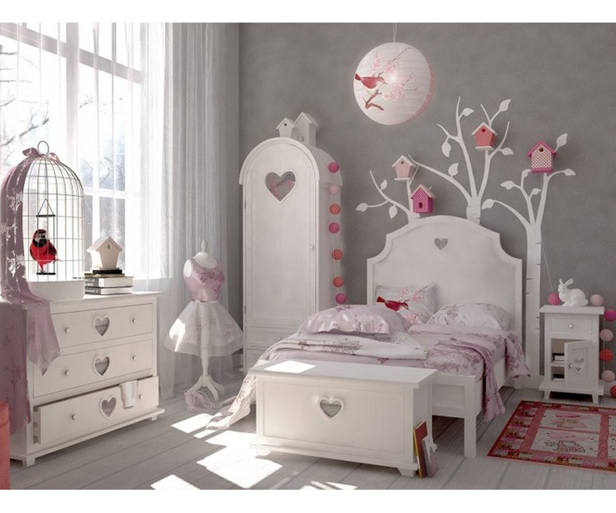 Оригинальная белая мебель для детской комнаты