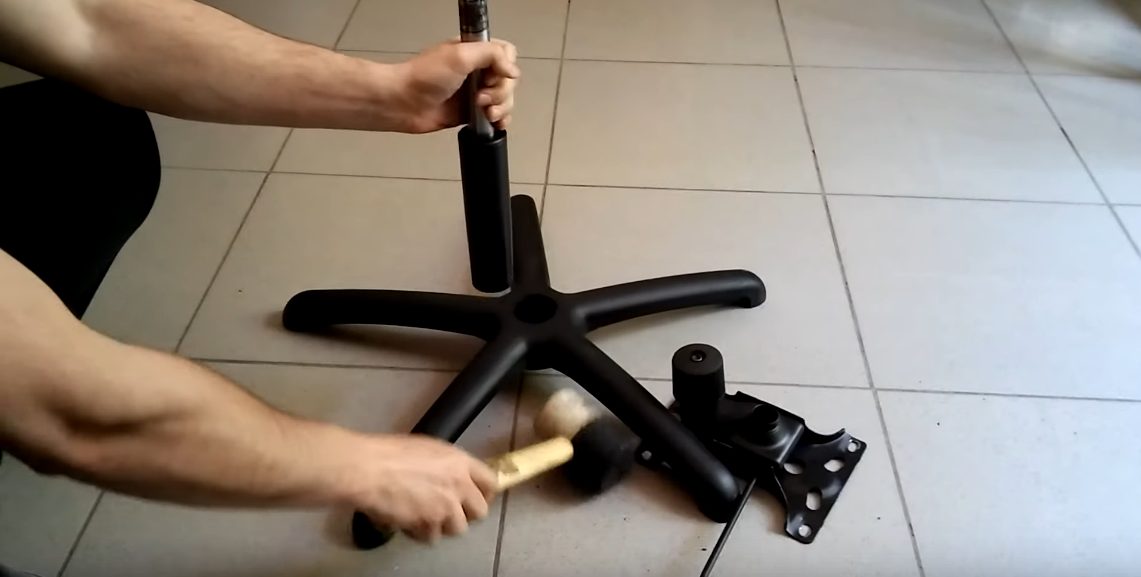 Как вытащить газлифт из кресла
