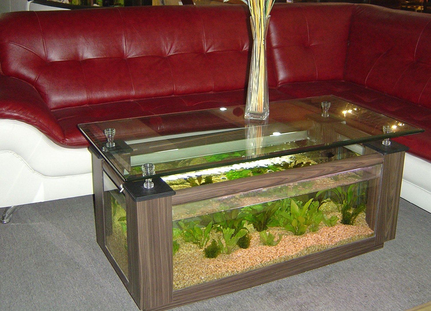 Журнальный столик внутри аквариум
