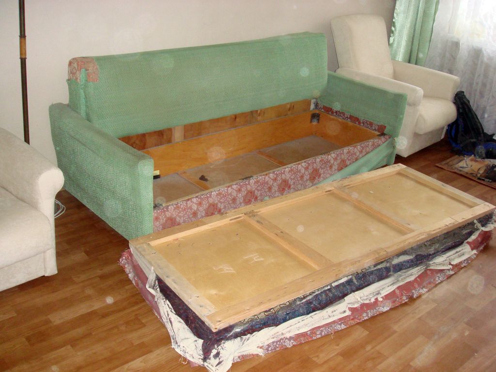 Замена поролона в подушках на диване