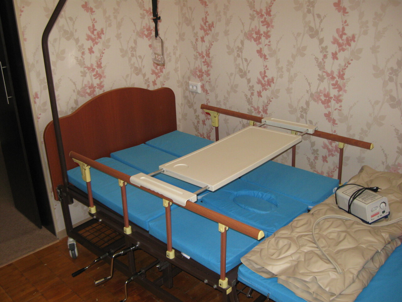 Кровать для больных