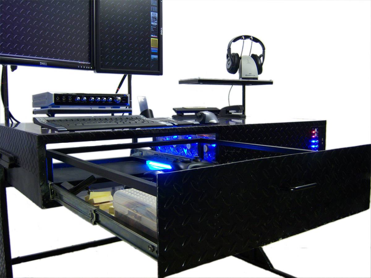 Компьютерный стол для системника