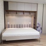 Большая встроенная кровать