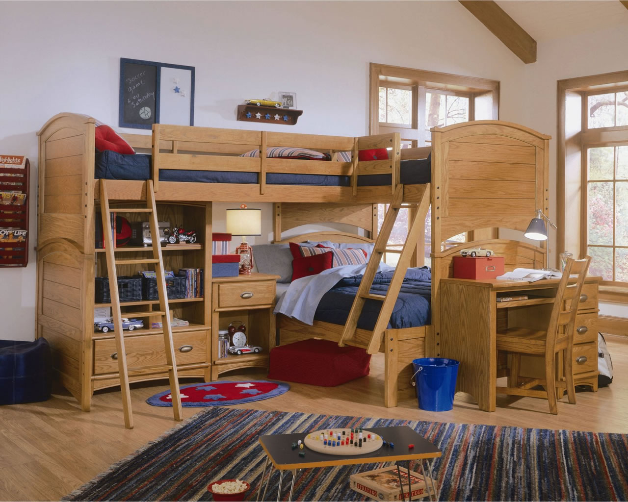 деревянная кровать для троих детей