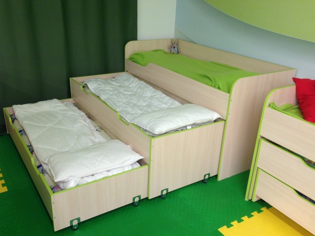 кровать матрешка для троих детей